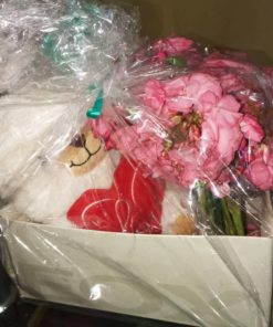 Coffre Saint Valentin en forme de Cœur accompagné de Peluche Bouquets